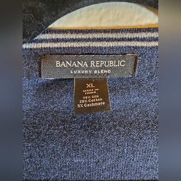 Banana Republic Sweater Mens XL Blue V Neck Cashmere Silk Luxury Blend - Picture 3 of 6